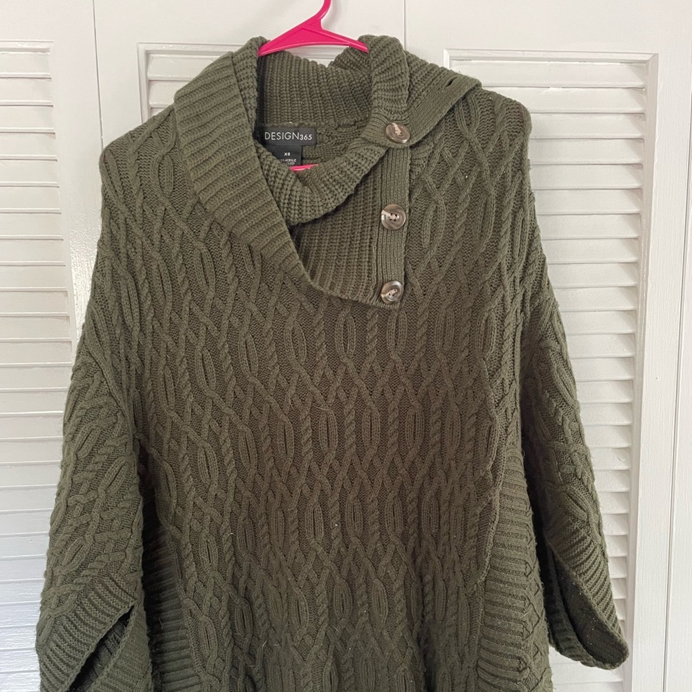 Used Design 365 sweater (XS)